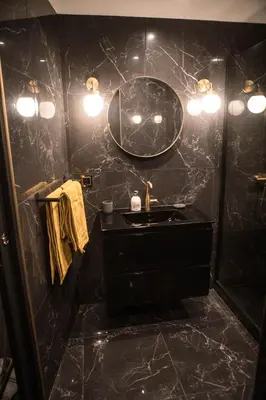 Salle de bains dans l'établissement Superbe Appartement avec Jacuzzi...
