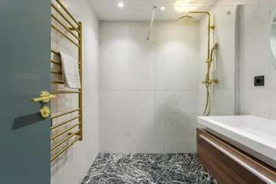 Salle de bains dans l'établissement Superb apartment in the heart of the peninsula - Air-conditioned