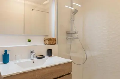 Salle de bains dans l'établissement GuestReady - Studio Gerland neuf avec terrasse