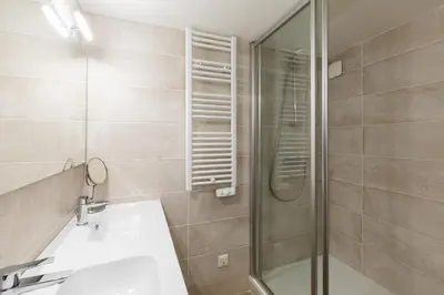 Salle de bains dans l'établissement DIFY Liberte - Prefecture