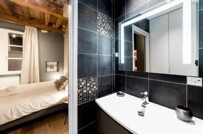 Salle de bains dans l'établissement All in Lyon | Beau bijou au cœur du Vieux Lyon