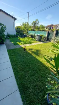 Jardin de l'établissement K&N - Maison à partager avec d'autres voyageurs - Chambre privée - Jardin - Balcon