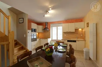 Cuisine ou kitchenette dans l'établissement Les chaillees
