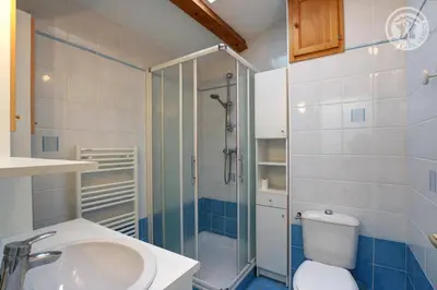 Salle de bains dans l'établissement Les chaillees