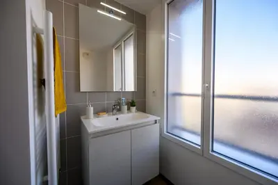 Salle de bains dans l'établissement Résidence Nemea Villenciel