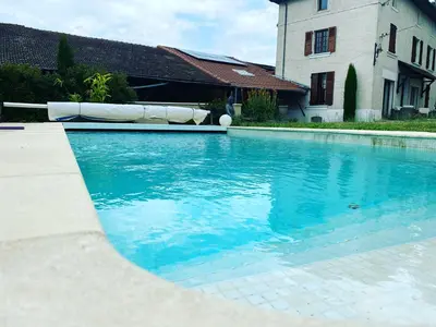 Piscine de l'établissement Les Berouds ou située à proximité