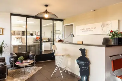 Cuisine ou kitchenette dans l'établissement La Maison de Karen Chocolat