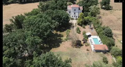 Piscine de l'établissement Chambres d'hôtes les Bruyères ou située à proximité