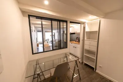 Cuisine ou kitchenette dans l'établissement CONFORTABLE 2 PIÈCES AU CŒUR DU CENTRE HISTORIQUE