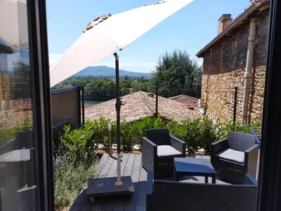 Vue générale sur la montagne ou vue sur la montagne depuis l'appartement