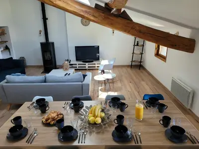 Télévision ou salle de divertissement dans l'établissement Le cœur des Dombes
