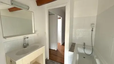 Salle de bains dans l'établissement La Rollinoise