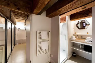 Cuisine ou kitchenette dans l'établissement All in Lyon | Duplex design Vieux Lyon