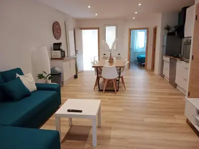 Cuisine ou kitchenette dans l'établissement Le Pérouges 3ch proche toutes commodités