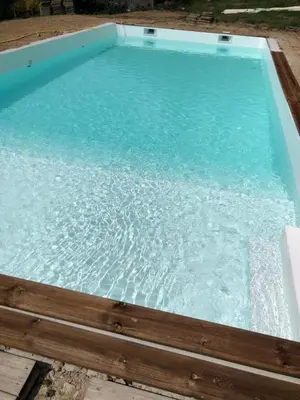 Piscine de l'établissement LE CHALET de la goutte ou située à proximité