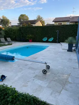 Piscine de l'établissement Villa poétique proche de Lyon ou située à proximité