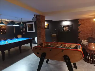 Billard dans l'établissement Chambre d'hôte avec Hammam et salle de jeux