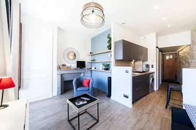 Cuisine ou kitchenette dans l'établissement AllinLyon | Charme & vue sur Saône