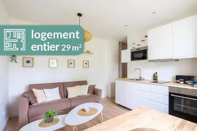 Cuisine ou kitchenette dans l'établissement Appartement Cosy Lyon Ouest Tassin