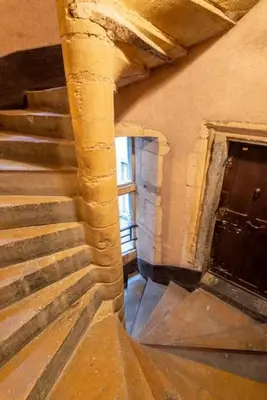 Plan de l'établissement AllinLyon | Charme XIVe siècle au Vieux Lyon