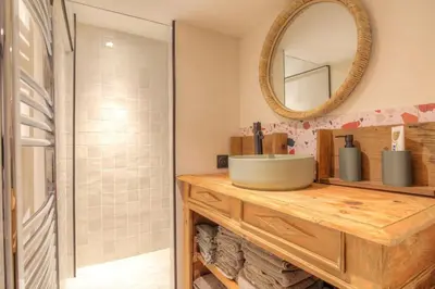 Salle de bains dans l'établissement Le Raffiné avec Caractère en hypercentre