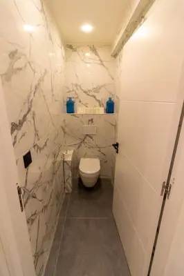 Salle de bains dans l'établissement Appartement Chic et Cosy avec Parking Gratuit à Villeurbanne - Tout compris