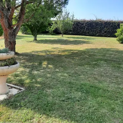 Jardin de l'établissement REVES BLEUS