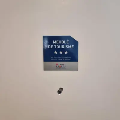 Certificat, récompense, panneau ou autre document affiché dans l'établissement Lyon Montchat Villeurbanne Studio refait à neuf climatisation et parking privé