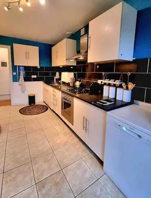 Cuisine ou kitchenette dans l'établissement Joli duplex cocooning de 100m2 avec Rez de jardin