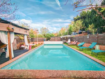 Piscine de l'établissement La Villa Tome , Appartement dans maison individuelle, piscine ou située à proximité