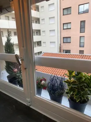 Balcon ou terrasse dans l'établissement Studio cocooning et refait à neuf. Lyon 06