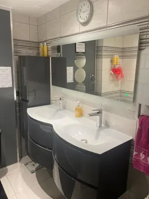Salle de bains dans l'établissement Zola