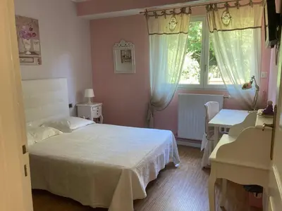 Un ou plusieurs lits dans un hébergement de l'établissement Comme à la maison !