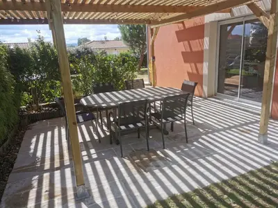 Balcon ou terrasse dans l'établissement Villa 8 personnes à proximité des bords de Saône