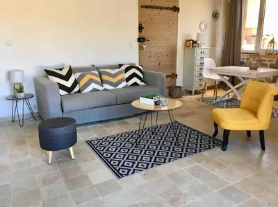Coin salon dans l'établissement Le petit Chacel