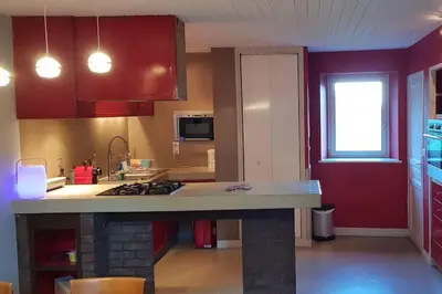 Cuisine ou kitchenette dans l'établissement Charmante maison au calme pour 6 personnes