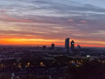 Lever ou coucher de soleil vu de l'appartement ou à proximité
