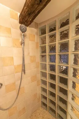 Salle de bains dans l'établissement Cosylocation - Chaleureux - Hypercentre