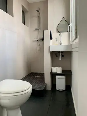 Salle de bains dans l'établissement Green Hôpitaux