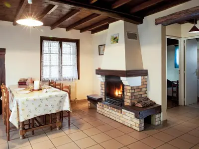 Plan de l'établissement Gîte 65 m² avec cheminée, terrasse et jeux pour enfants - FR-1-496-283